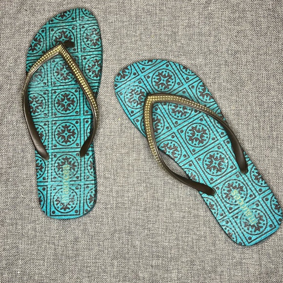 Maurice’s Studded Pattern Flip Flops - Picture 1 of 4